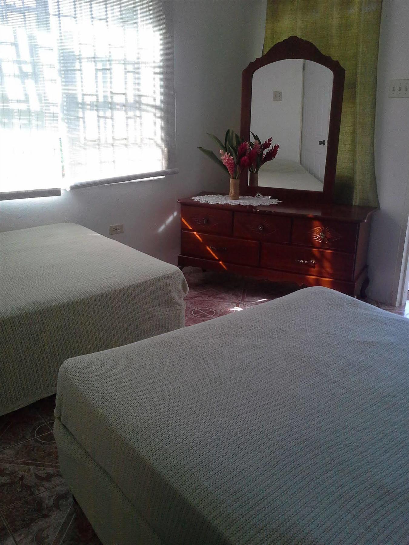 Polish Princess Guest House Port Antonio Ngoại thất bức ảnh